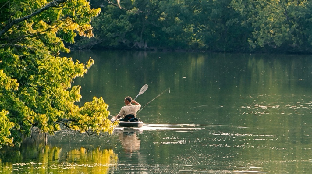 Lakeside Kayaking and Fishing at Queenslake